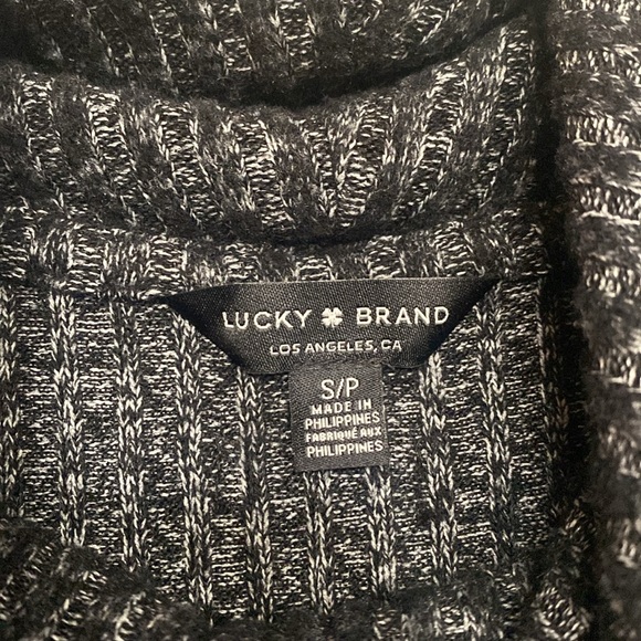 Lucky Brands light weight sweater size small - Picture 2 of 3